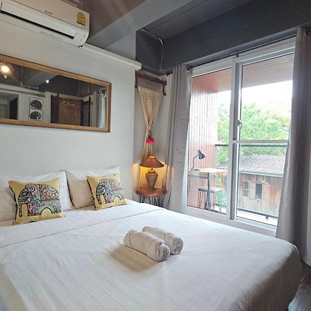 33 Poshtel (Adults Only) Otel Chiang Mai Dış mekan fotoğraf