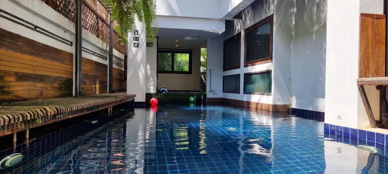 33 Poshtel (Adults Only) Otel Chiang Mai Dış mekan fotoğraf