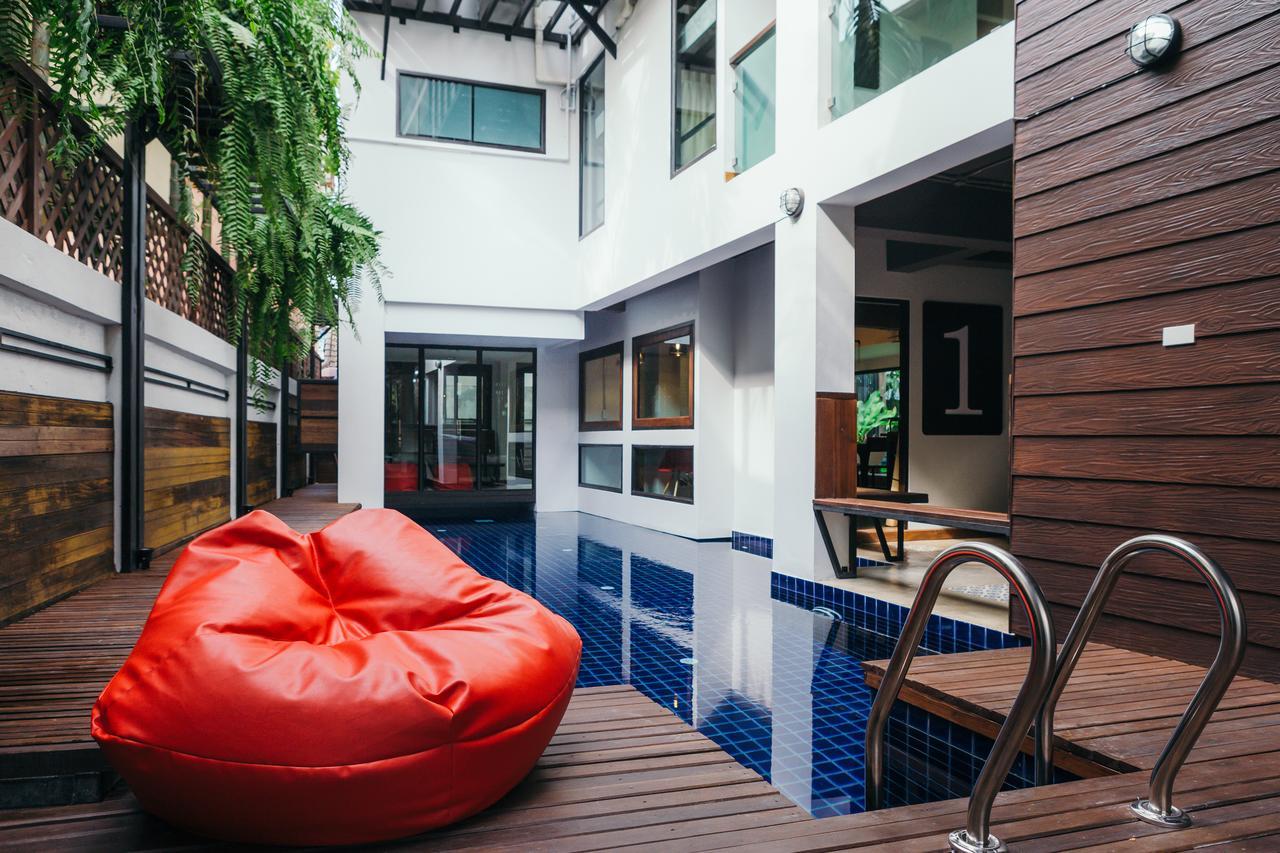 33 Poshtel (Adults Only) Otel Chiang Mai Dış mekan fotoğraf