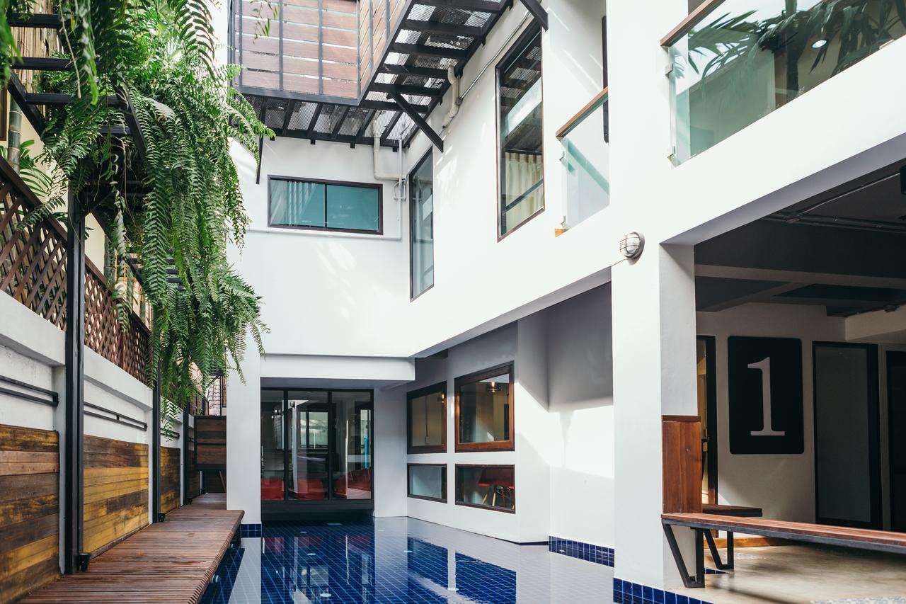 33 Poshtel (Adults Only) Otel Chiang Mai Dış mekan fotoğraf