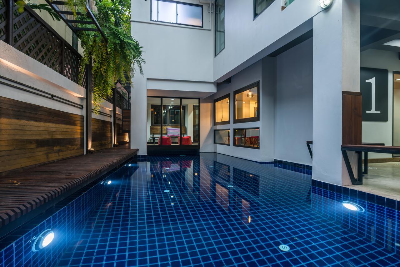 33 Poshtel (Adults Only) Otel Chiang Mai Dış mekan fotoğraf
