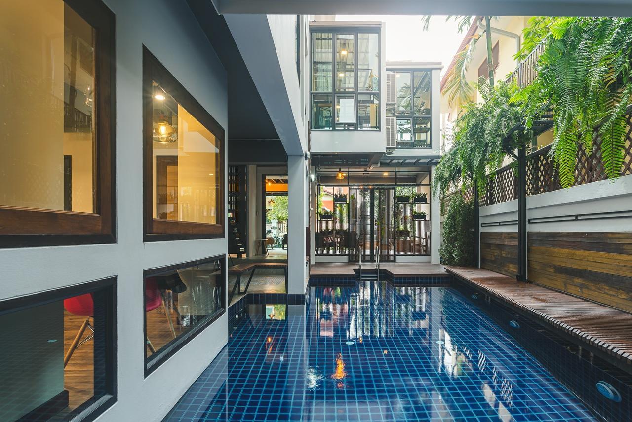 33 Poshtel (Adults Only) Otel Chiang Mai Dış mekan fotoğraf