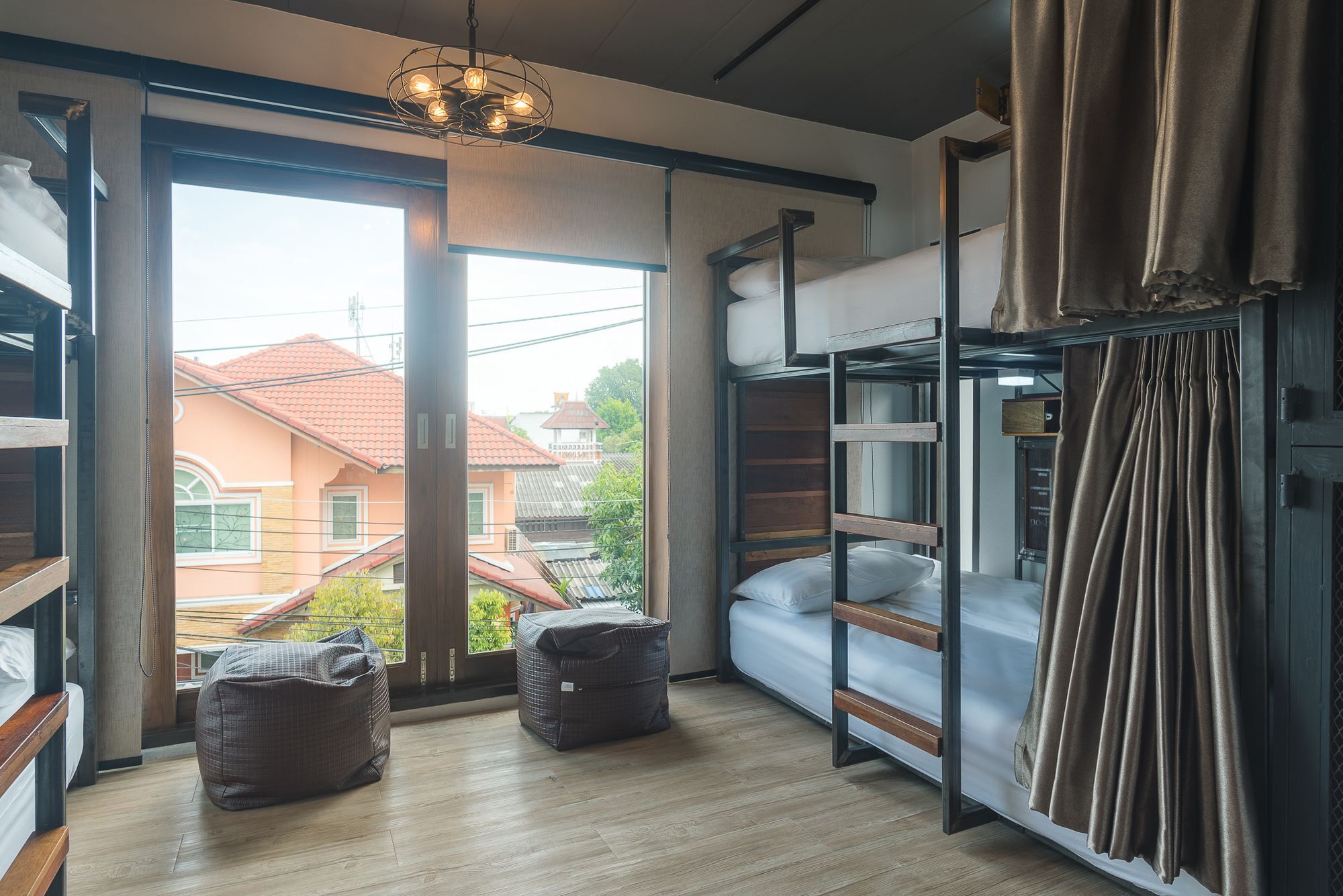 33 Poshtel (Adults Only) Otel Chiang Mai Dış mekan fotoğraf
