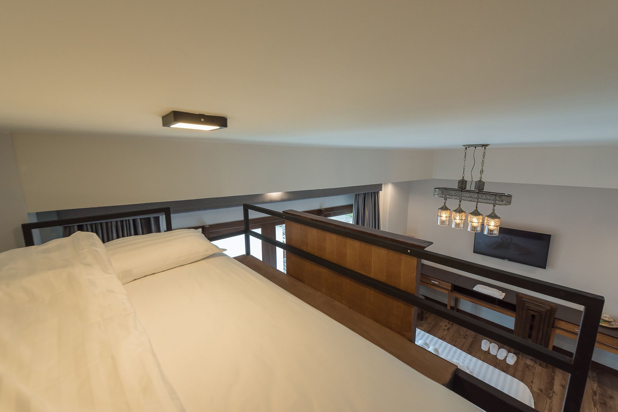 33 Poshtel (Adults Only) Otel Chiang Mai Dış mekan fotoğraf
